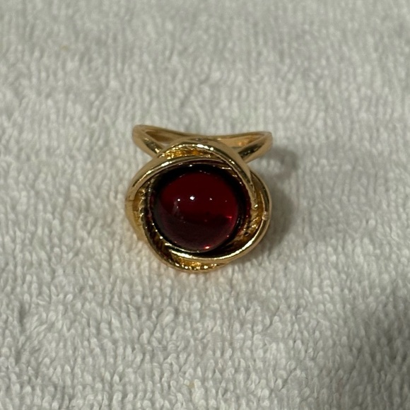 Vintage Style Gold-Tone Red Cabochon Scarf Slide / Scarf Ring / Scarf Clip /Gift - Picture 3 of 11